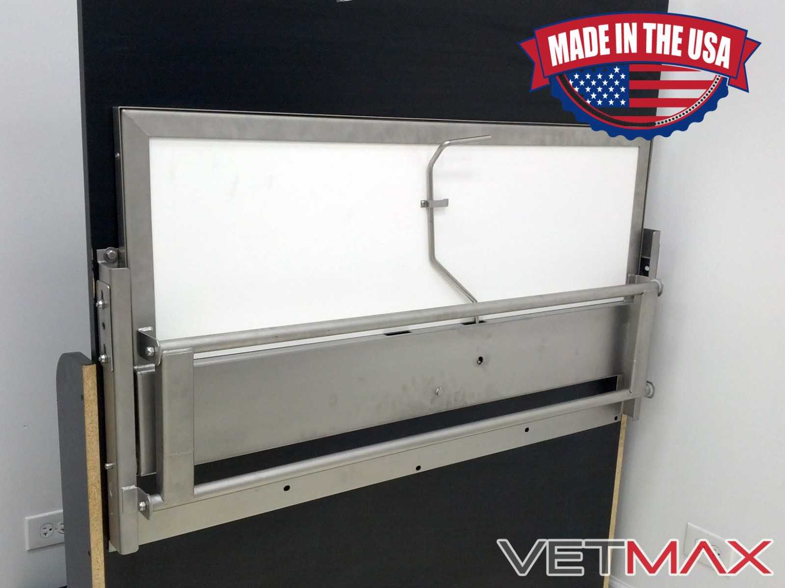 Classic Folding Lateral WallMounted Exam Table VETMAX®